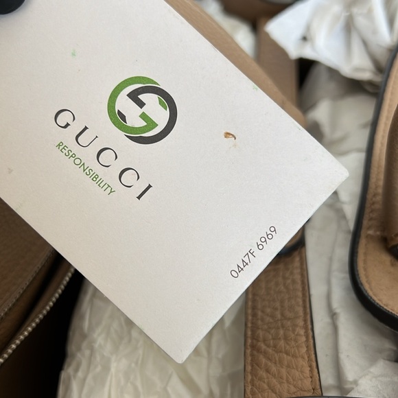 GUCCI TOTE JACKIE ,CAMEL COLOR,ONLY WORN ONCE - Picture 5 of 8